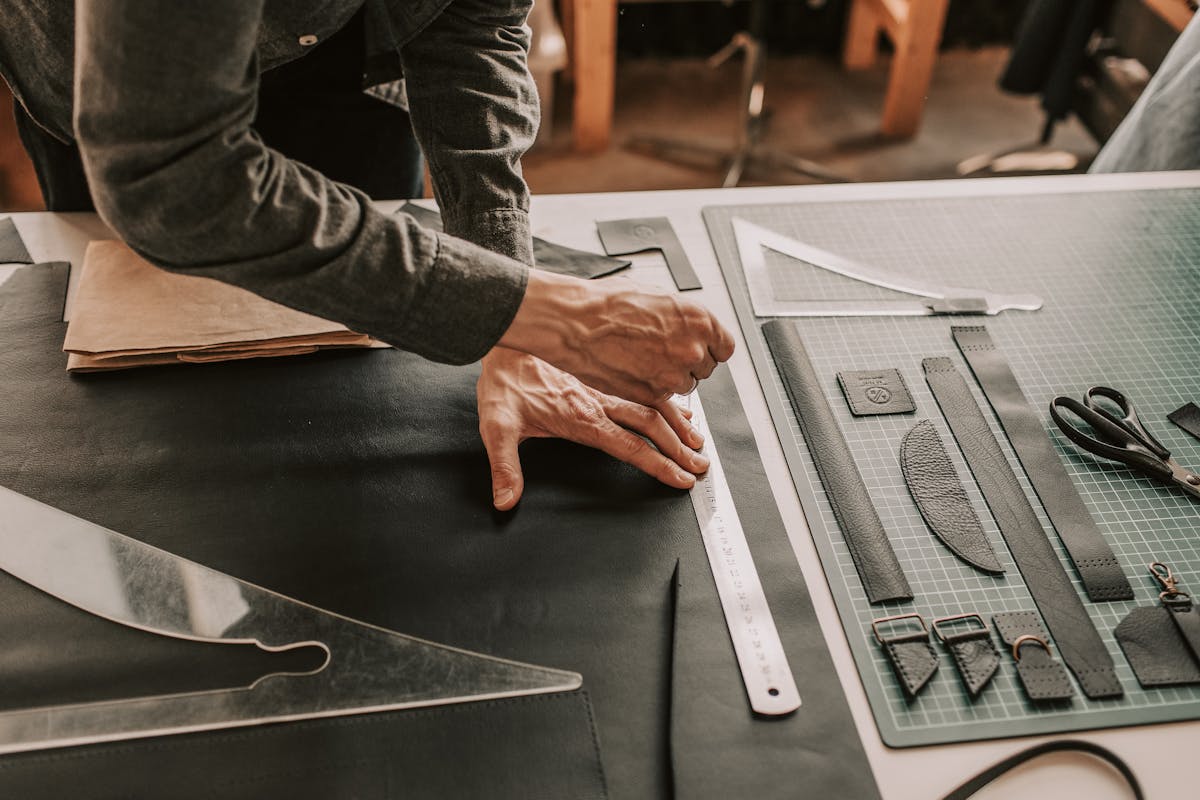 naprawa torby skórzanej